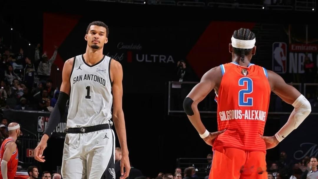 NBA杯出局，109-111不敌马刺，雷霆赛季第二场败仗。
马刺依靠罕见的4人获