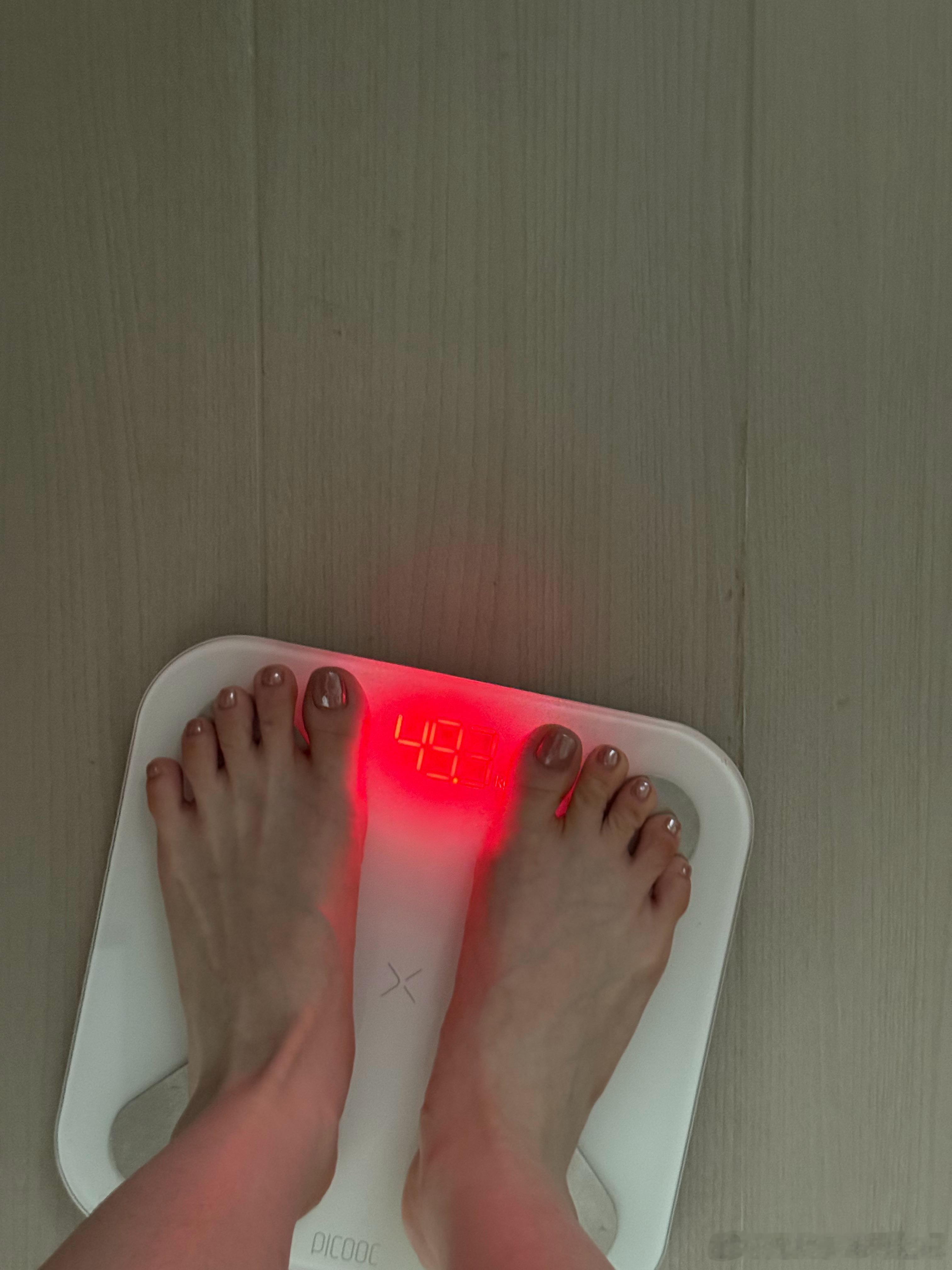 出去旅游十天回来一看天塌了 