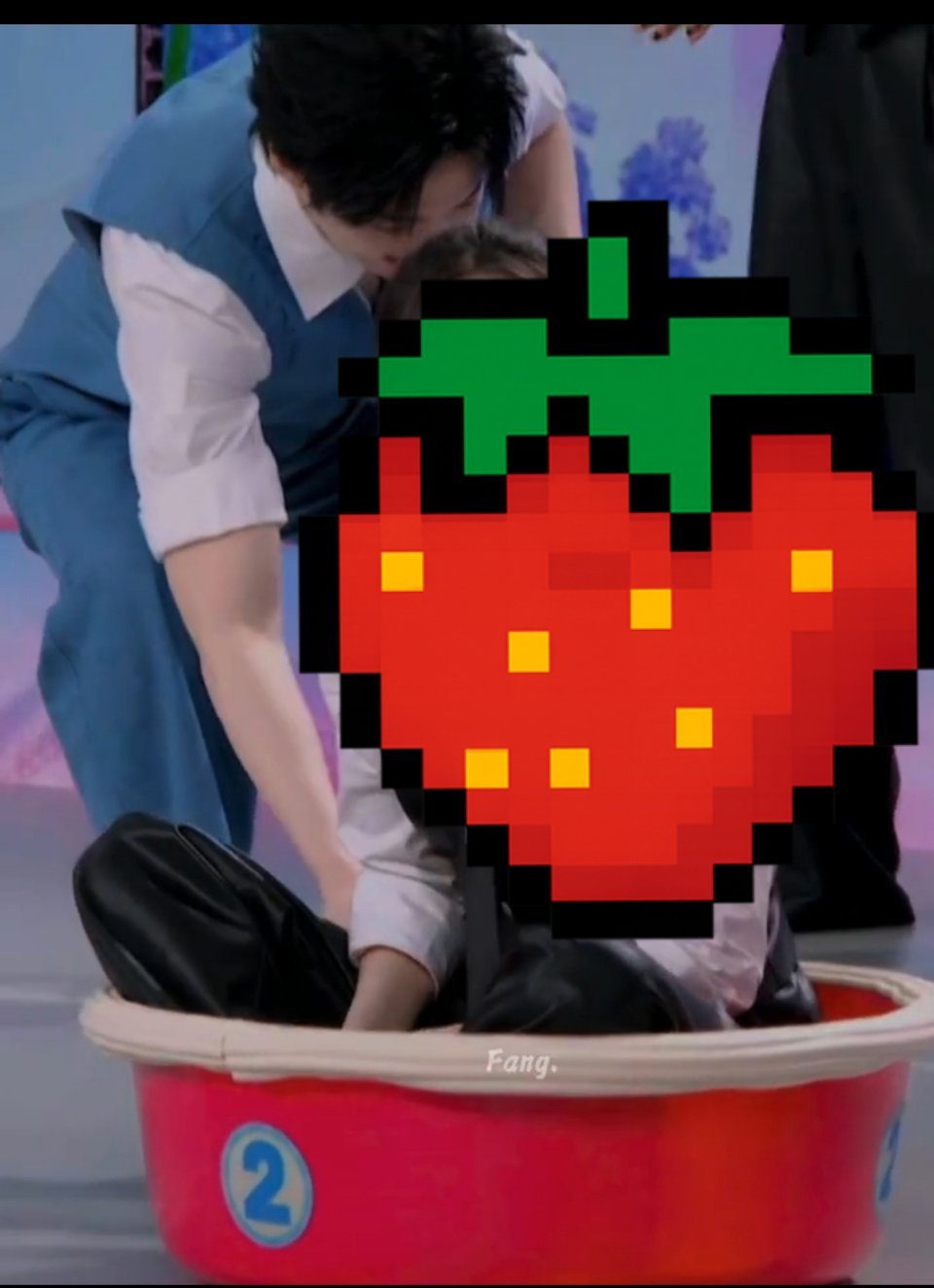 我靠有谁注意到了这个肱二头肌 