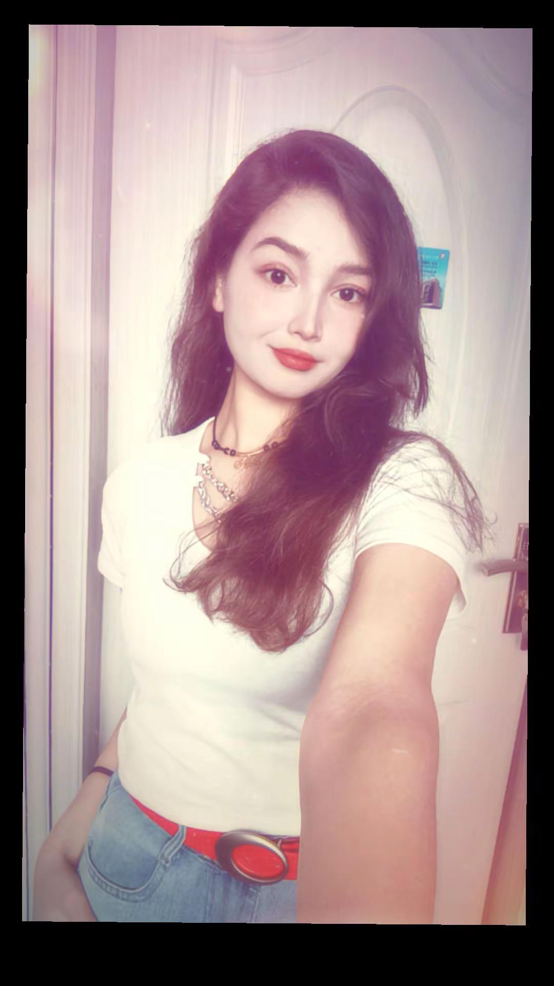 甜妹穿搭随意拍 轻欧美 原相机旧照新发 随意拍 tikgirl手势舞