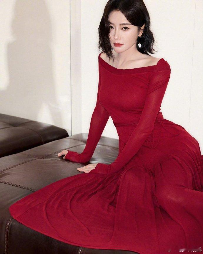 谭松韵录制的是向往的秦岚 私下经常住一起，关系好到像家人，这种神仙友情真的太让人