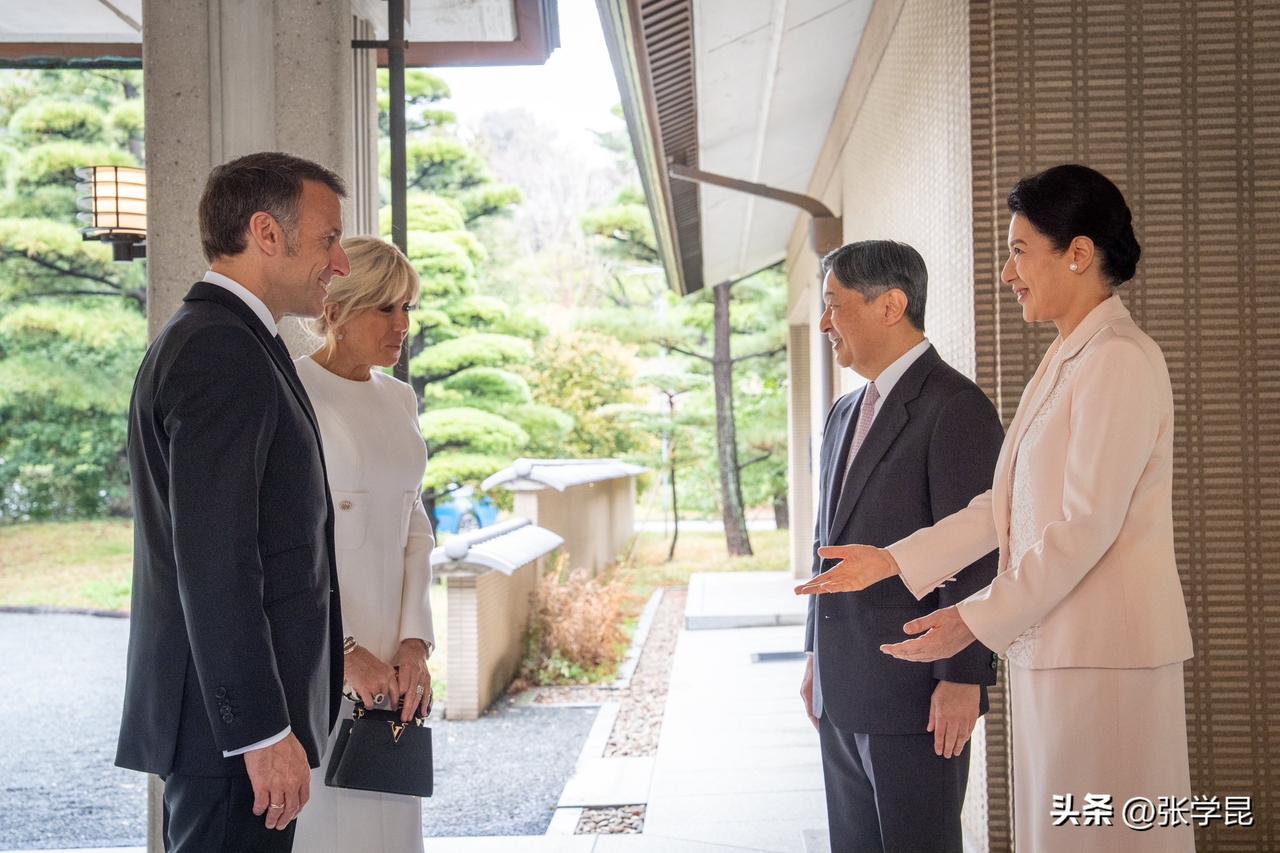 正在日本访问的法国总统马克龙今天发文说：“非常高兴再次见到日本天皇和皇后陛下。他