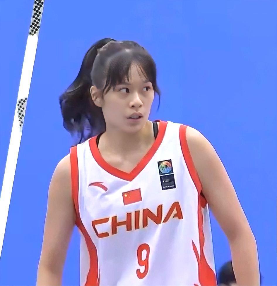 孙凤艺内外开花，中国队力擒韩国。
国际篮联三人篮球联赛沧州站8月15日下午，中国