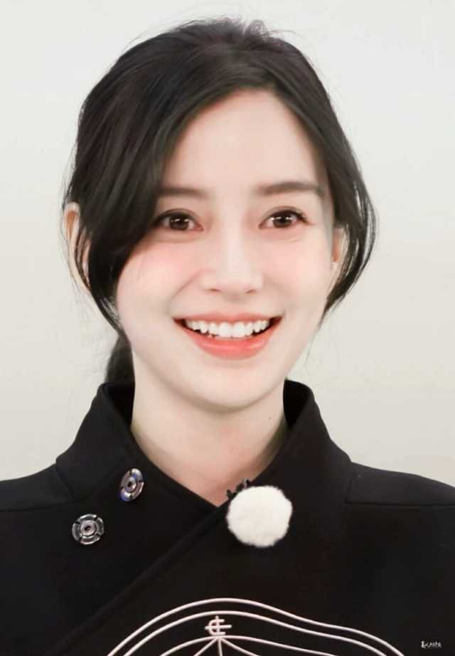 angelababy angelababy 你和快乐一样值得我去奔赴，因为有特别