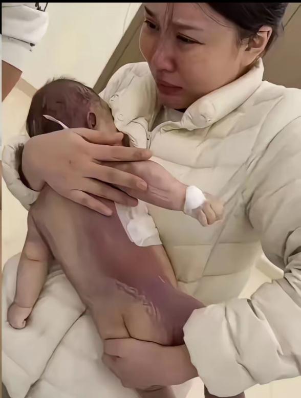 央视关注了！
浙江五个月宝宝手术室离世，
真的越想越揪心！

好好的娃去做微创手