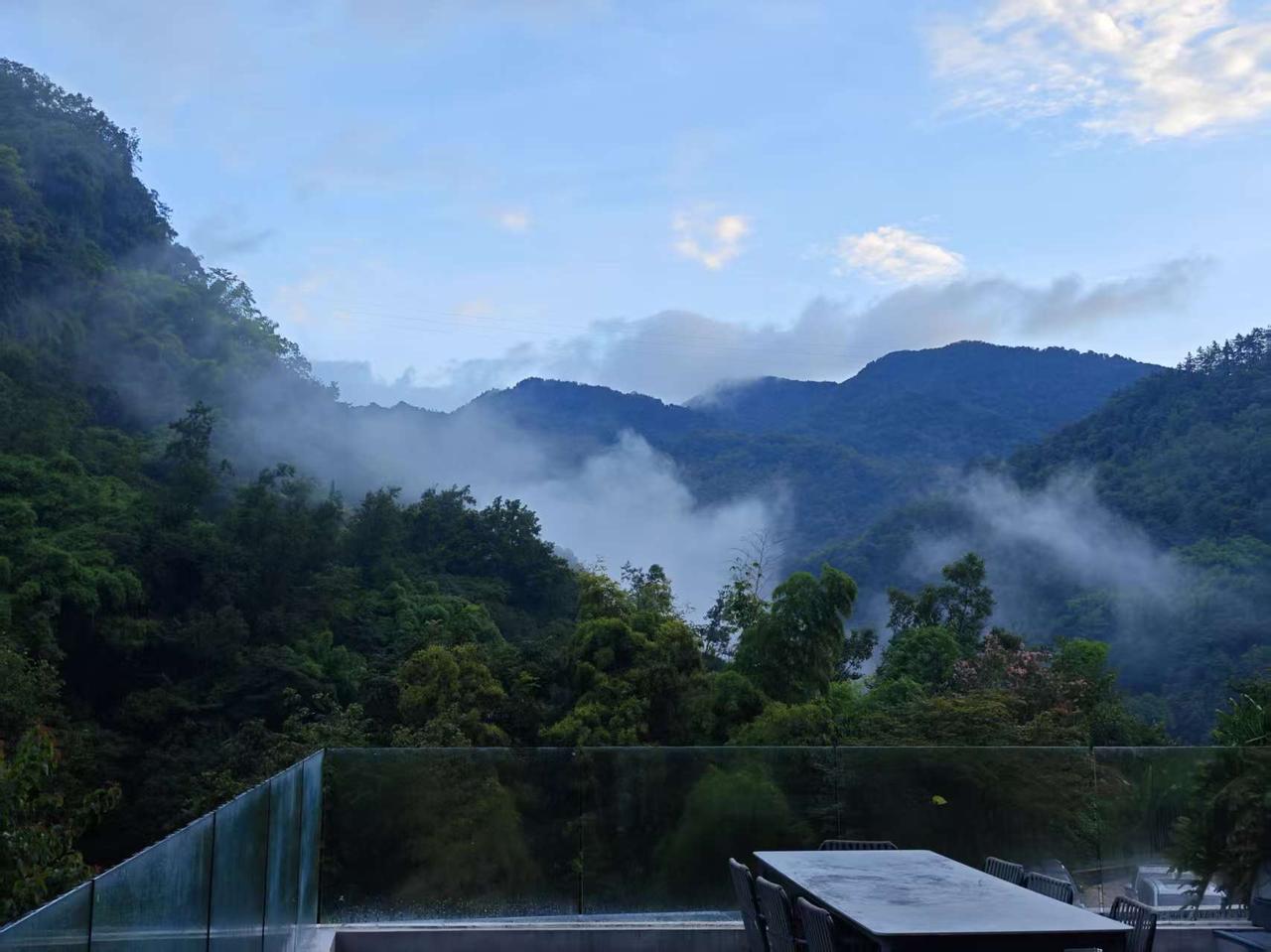 随手拍一张你所在城市的蓝天景色这里能住一百年