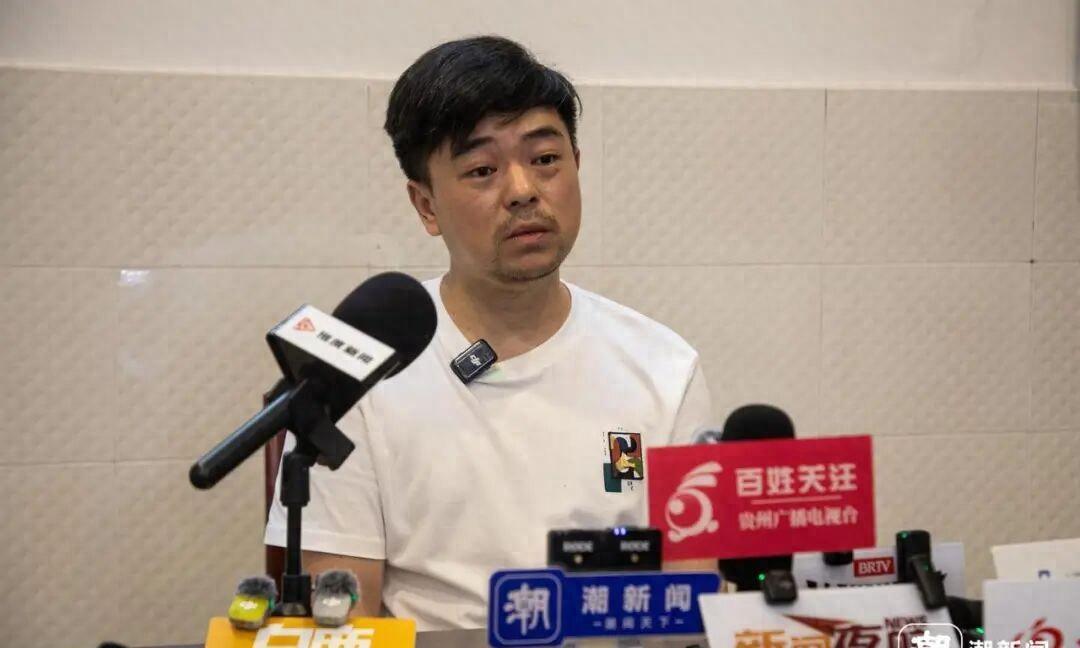 四川“花坛藏尸案”受害者儿子痛哭：我妈被凶手塞花坛风吹日晒28年，她花的每分钱都