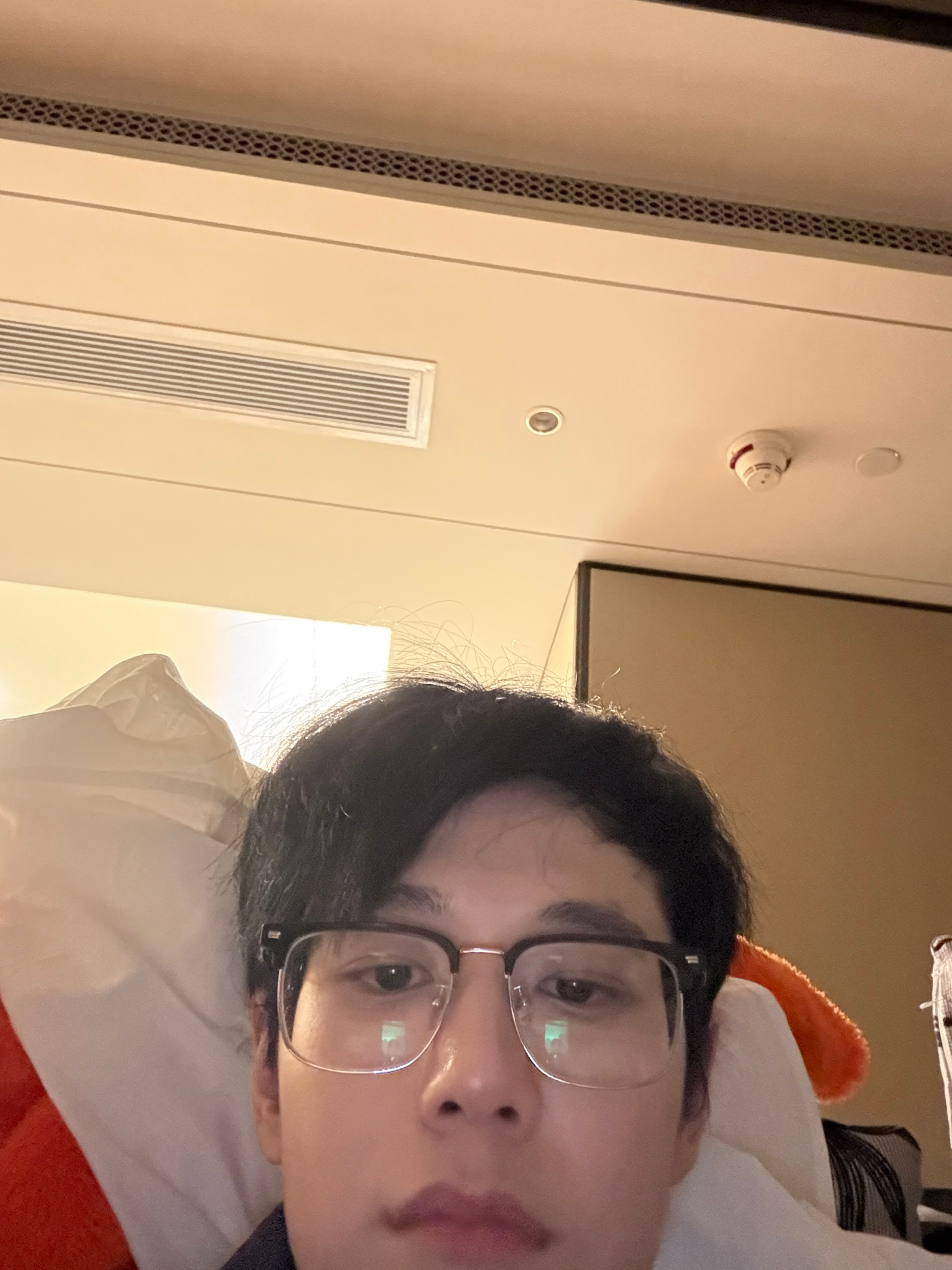 真的好讨厌卸妆，每次化完妆都要拖好久才去卸妆，能不能发明一个不用卸的妆。。。我真
