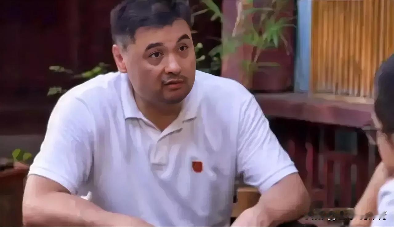 最近，前中国男篮名宿战神刘玉栋在直播间，对眼下的男篮球员进行了一针见血的点评，战