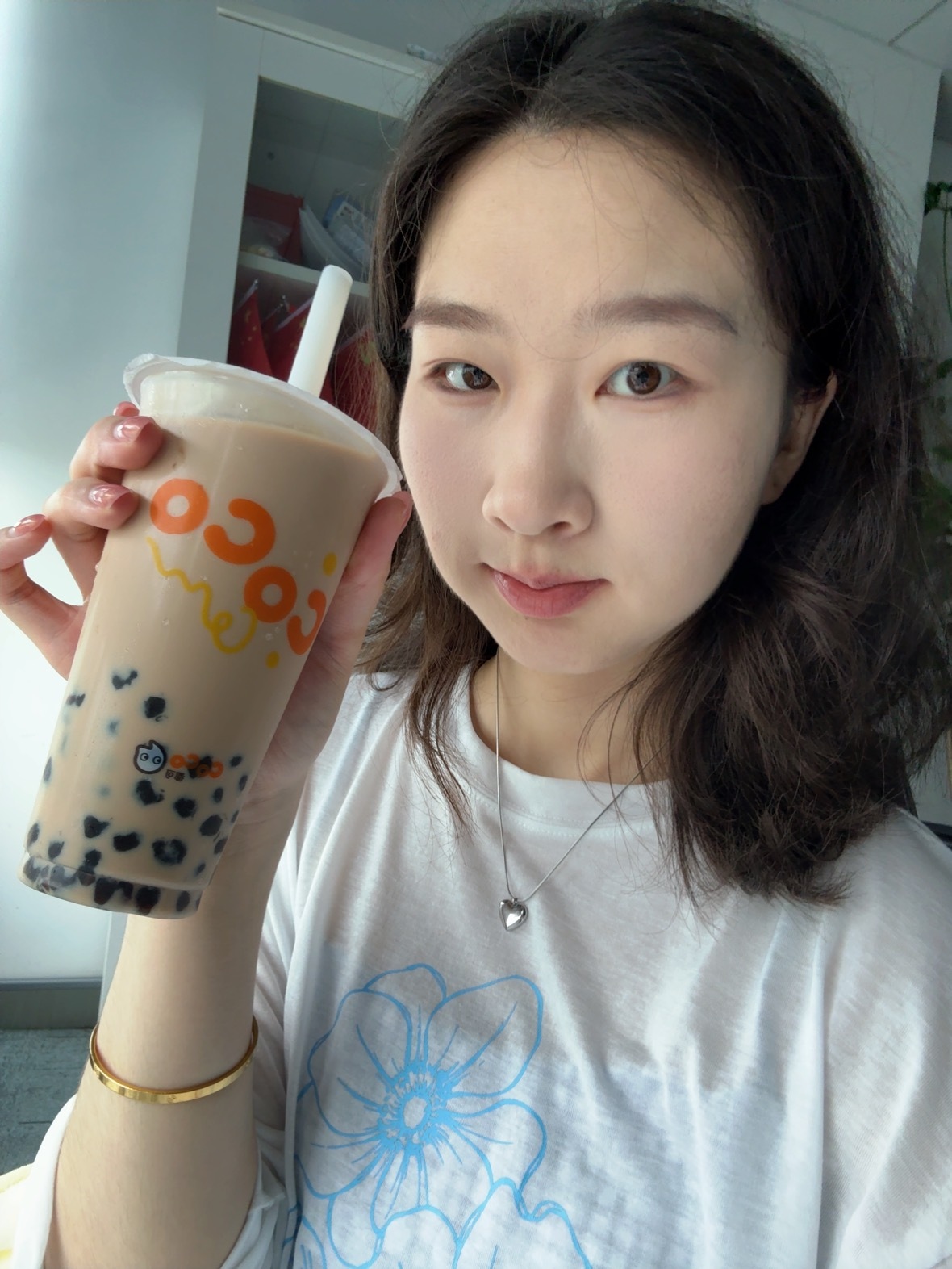 喝个奶茶别太得意忘形了晚上回家第一件事是洗衣服家人们