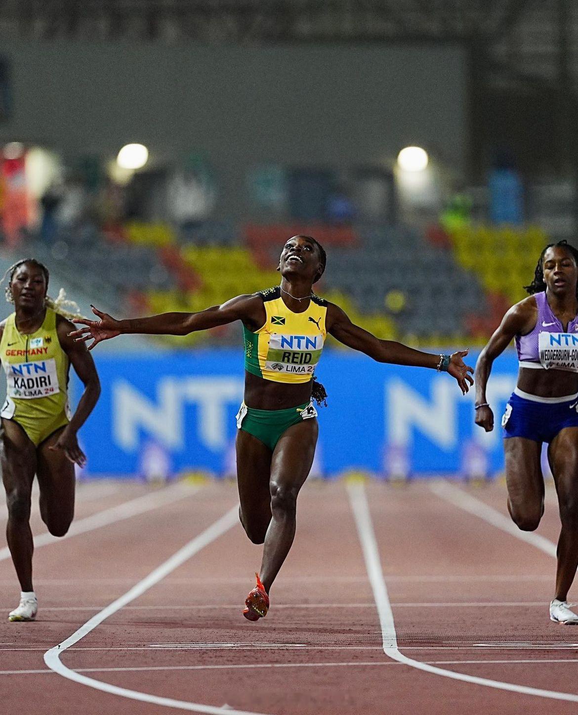 #2024利马田径世青赛# 女子100米决赛，19岁的🇯🇲阿拉娜·里德不出意