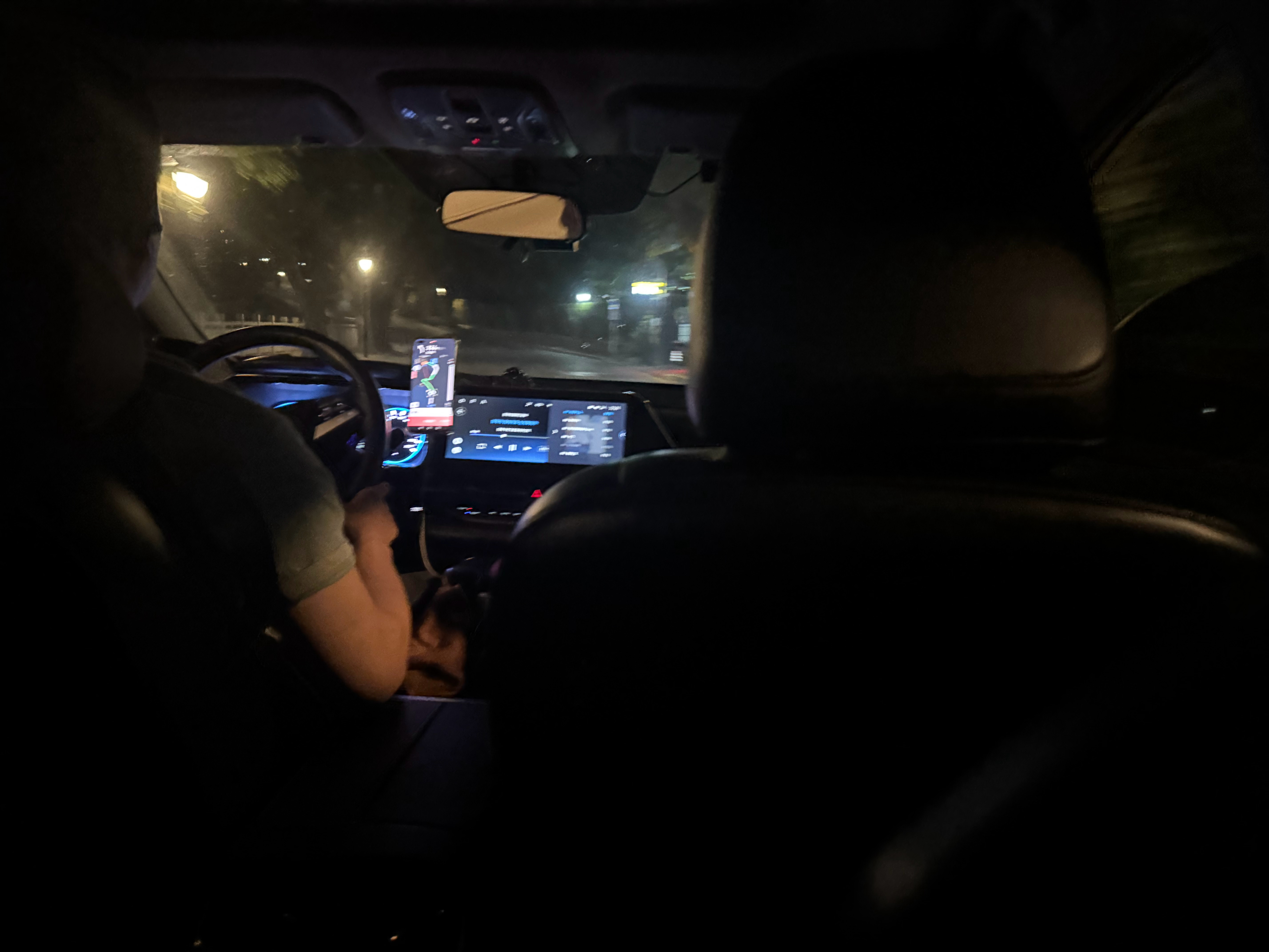 这司机肯定是个赛车手 