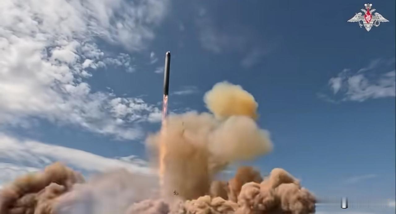 俄罗斯宣布：5月12日萨尔马特战略洲际导弹试射成功，
特朗普带马斯克等访华。
