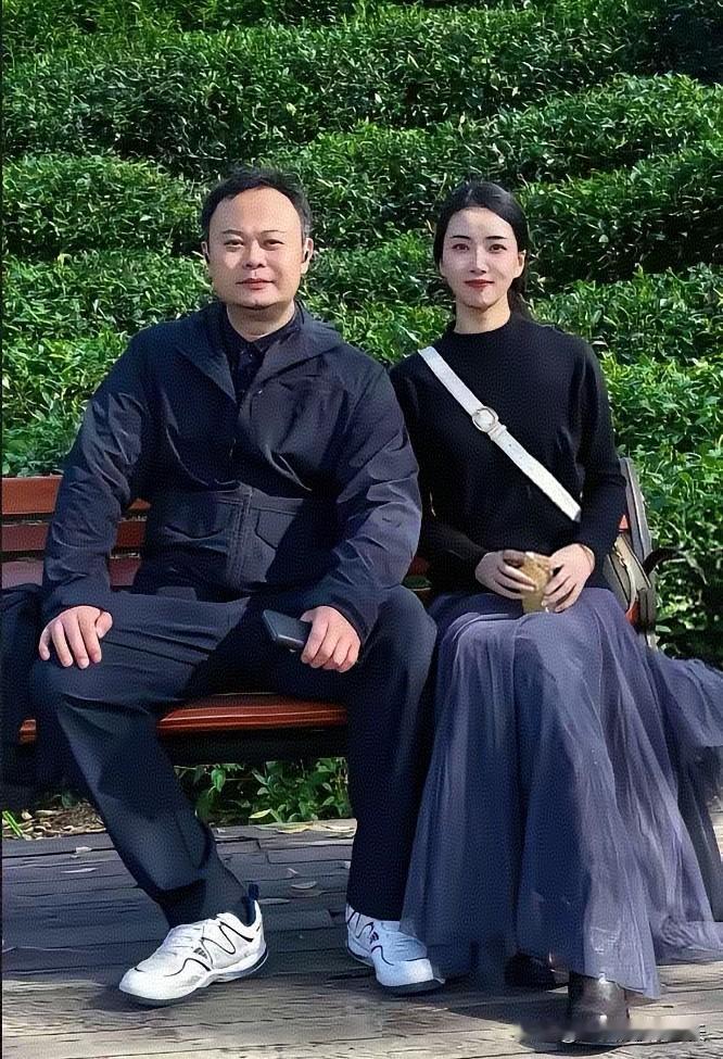 听风的蚕为什么被海外网友网暴谩骂，原来骂他的都是这些人！
       最近，军