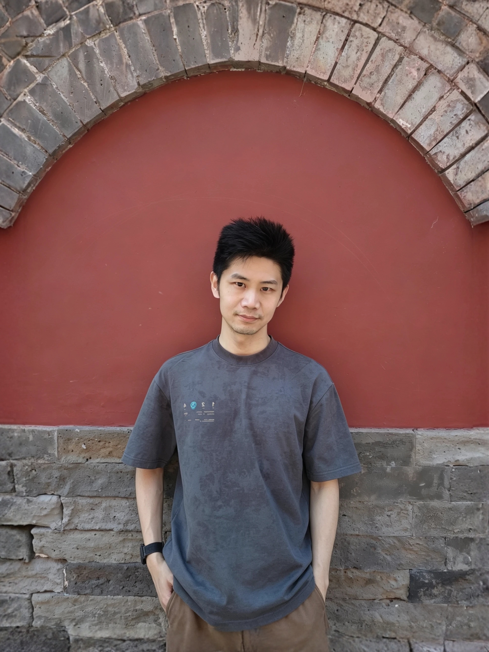 就喜欢看紫禁城人山人海的样子。帝王将相后宫嫔妃都已成为历史的尘埃，唯有文化艺术代