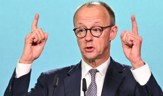 默茨总理刚在中国看过机器人拳击，回到国内居然拿特朗普开涮，不知道他哪里来的底气，