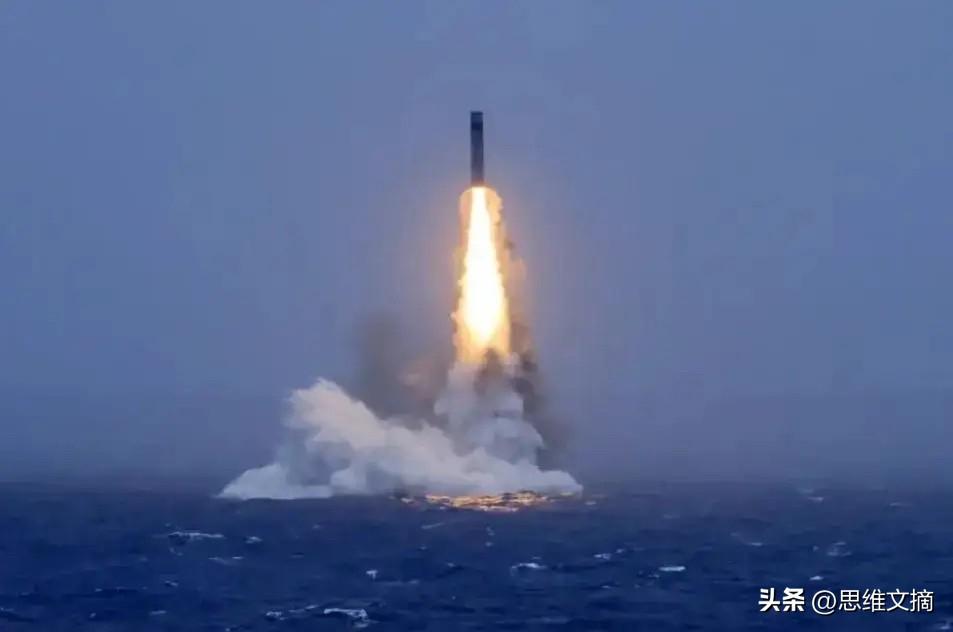 我国于太平洋海域完成洲际弹道导弹试射的一月之后，美方拼凑起四十国阵营，出台一份姿