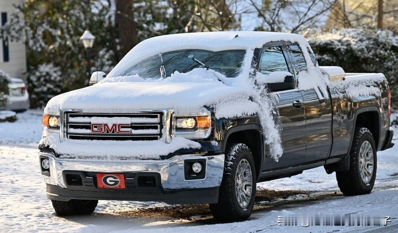 冬季风暴来袭 美国民众恐慌性囤货 美国这次冬季风暴可太猛了！国家气象局说它正逼近