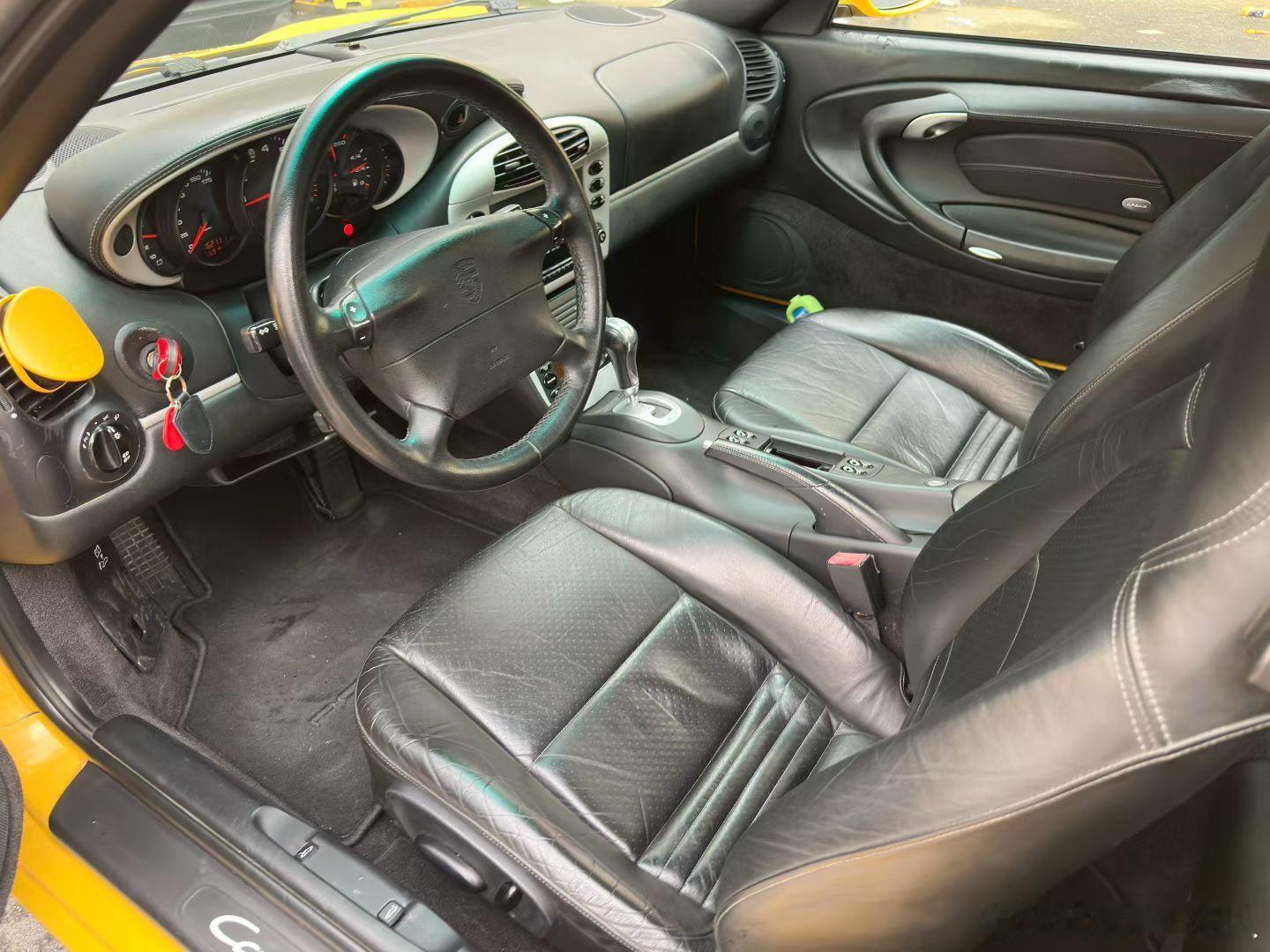 保时捷996.1卡雷拉敞篷版，特殊车型，高定版配置 