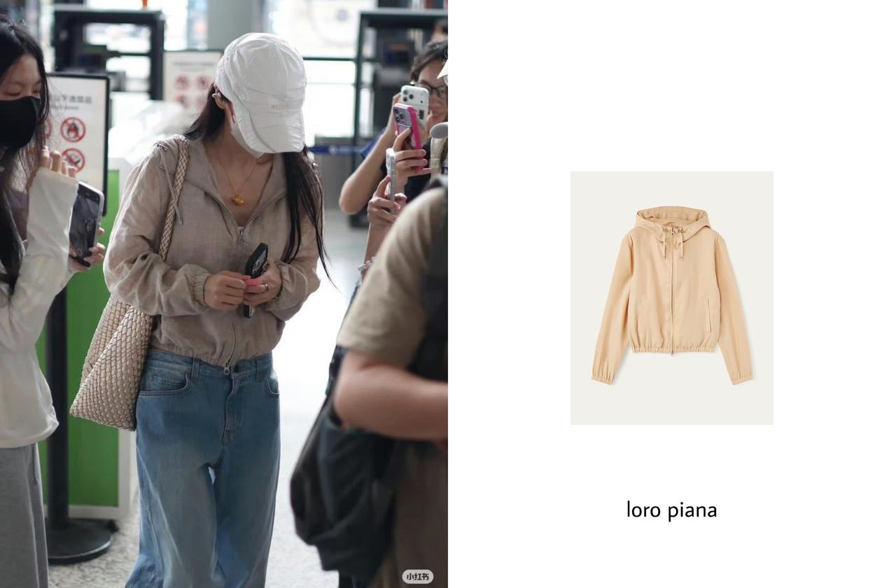 | angelababy私服 

20260708 机场私服

外套：loro 
