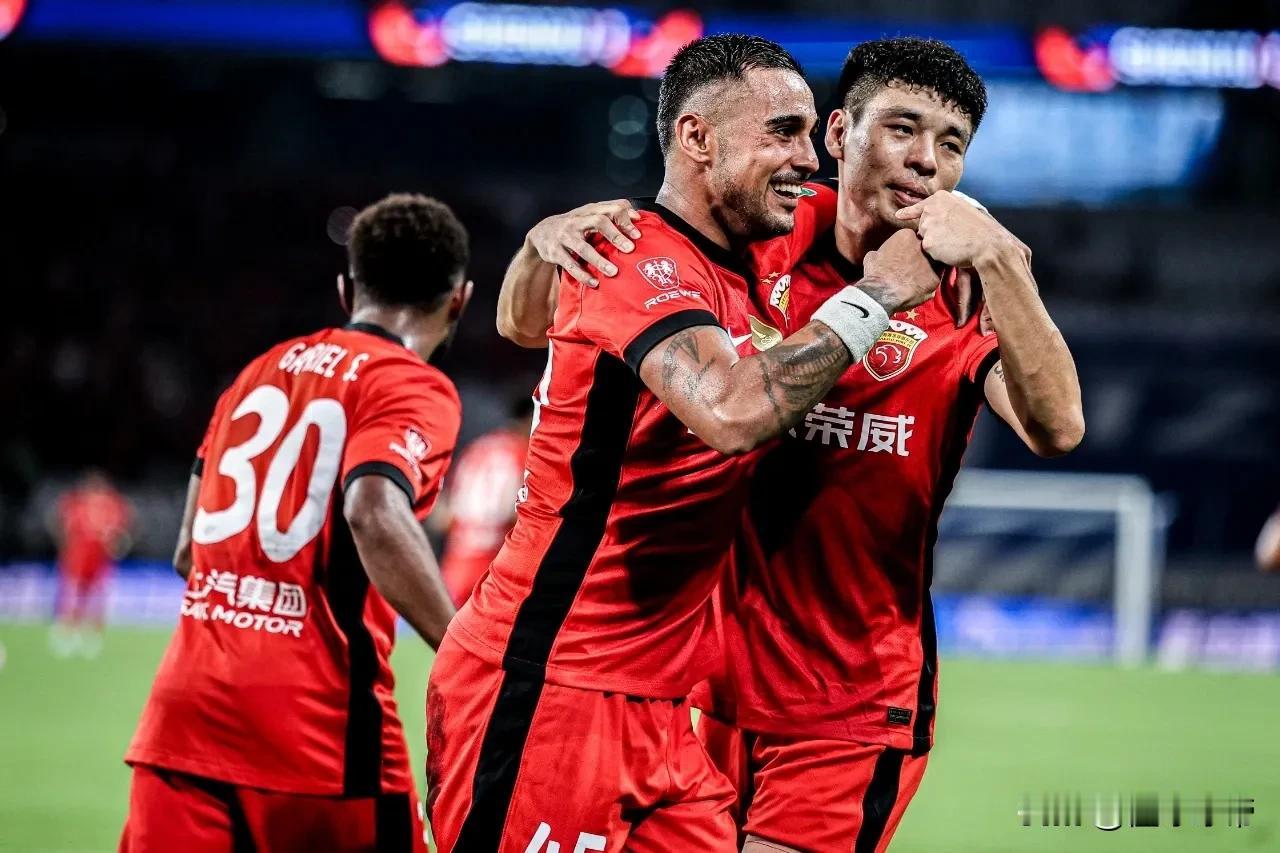 上海滩风云再起，上海德比大战海港2-1复仇申花只差1分!

在刚刚结束的中超上海
