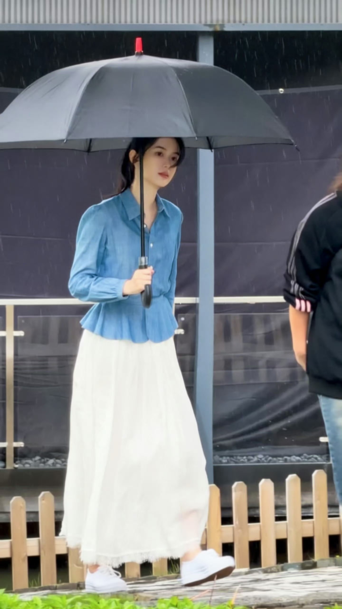 潮热雨季未解之谜影视剧周也林诗兰 周也潮热雨季未解之谜 林诗兰，你世界的雨停了吗