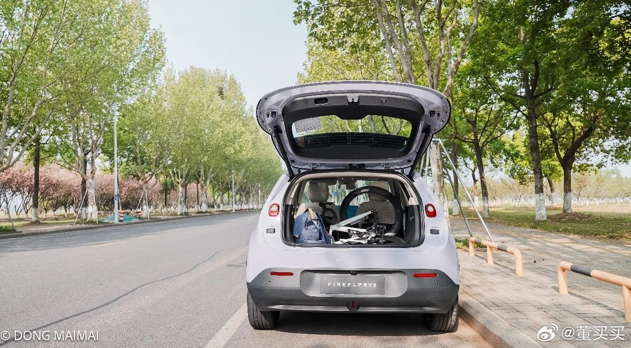 萤火虫这一年：故事要从一年多前说起。广州NIO Day前的一个多月，我第一次见到