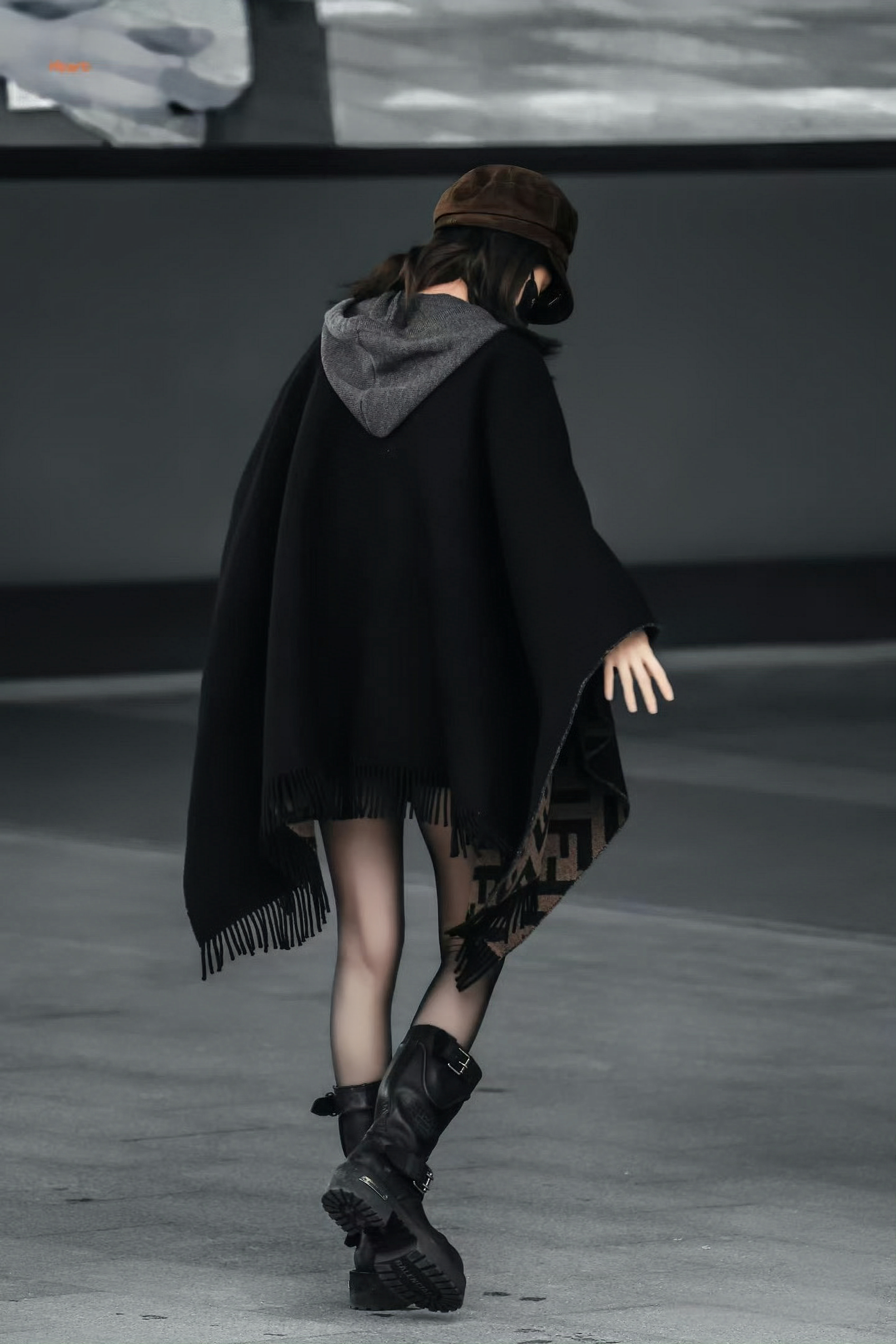 白鹿 x 黑丝短靴穿搭 