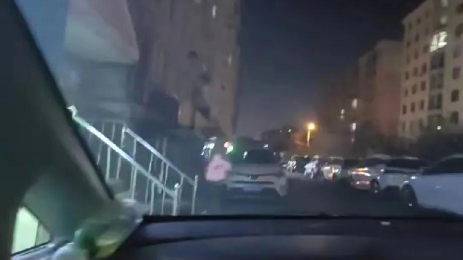 直播背后的“深渊”：女主播的罪与罚

在这个网络直播盛行的时代，我们以为看到的是