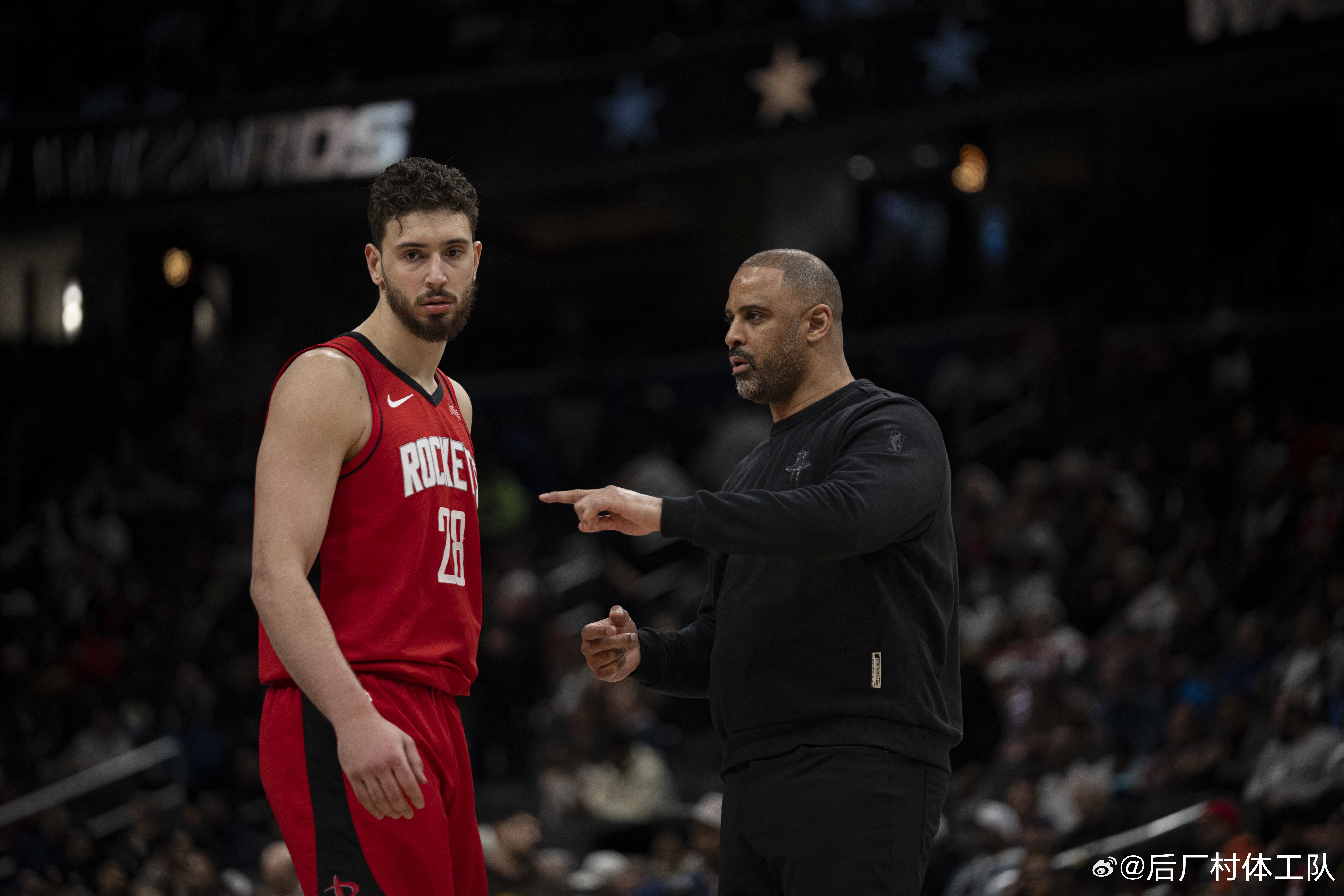 火箭加时赛1胜8负湖人加时灭火箭 NBA季后赛西部G3，火箭加时108-112不