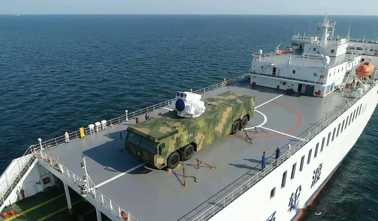 看这艘船上的字是轮渡。那么它上面的激光武器就仅仅是渡海用了？
但是看图片上的感觉