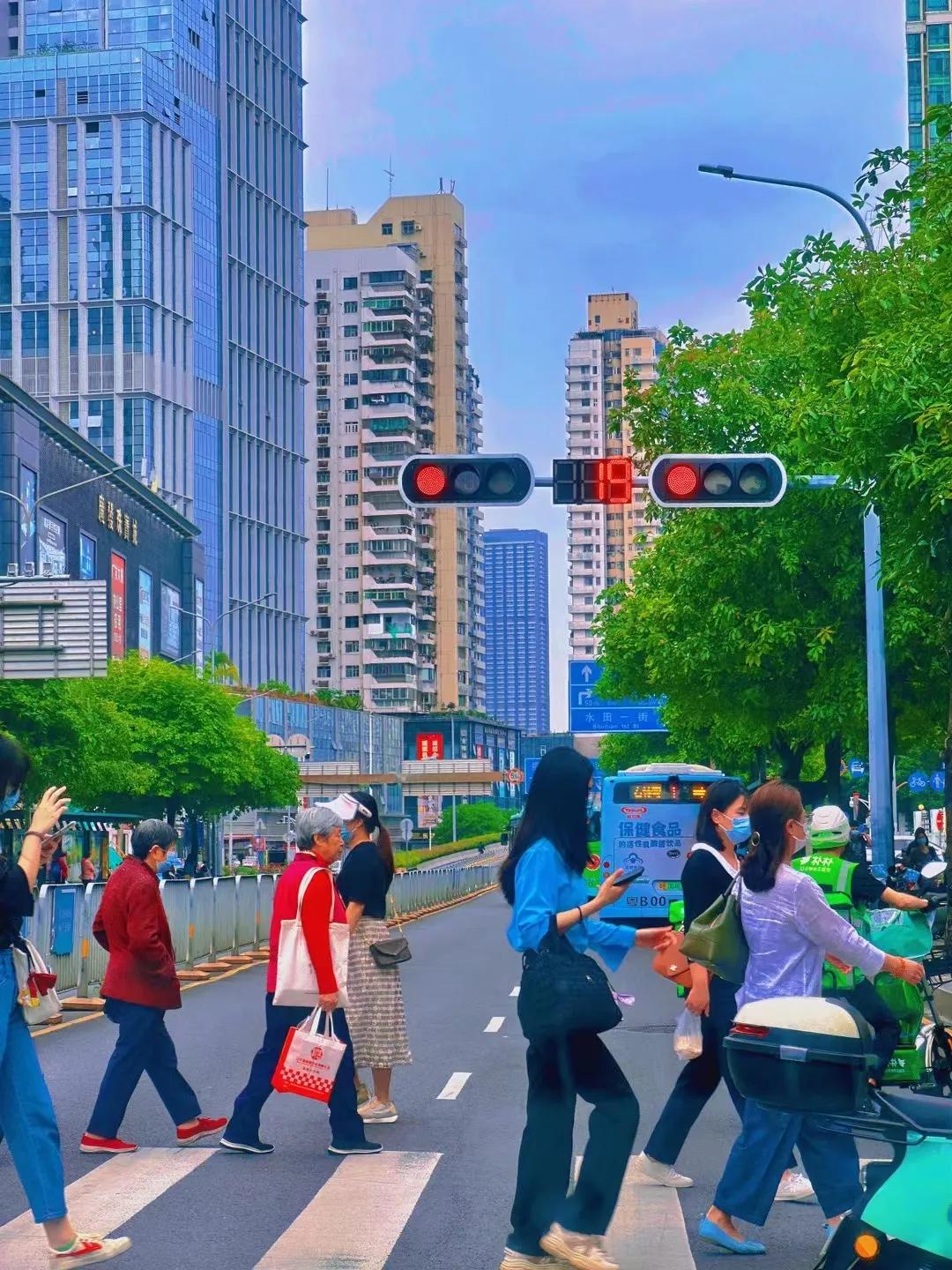 2023年大家生活好了，还是继续“苦逼”。
 2023年生活压力好像更大了，大家