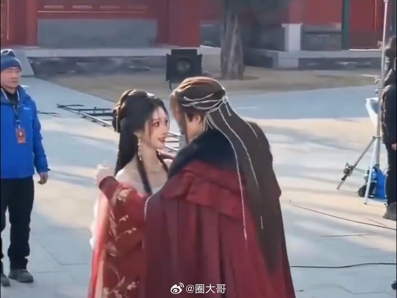 Ai演员也有站姐了 一时间分不清是现实还是ai了啊，没想到ai演员也有站姐了，就