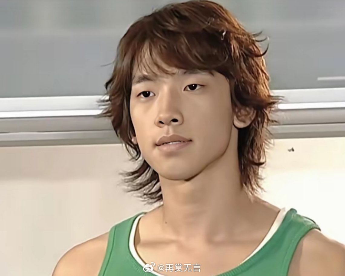 刷到韩国歌手Rain近期演唱会，突然有点唏嘘。曾经干净耀眼的少年，如今只剩中年油