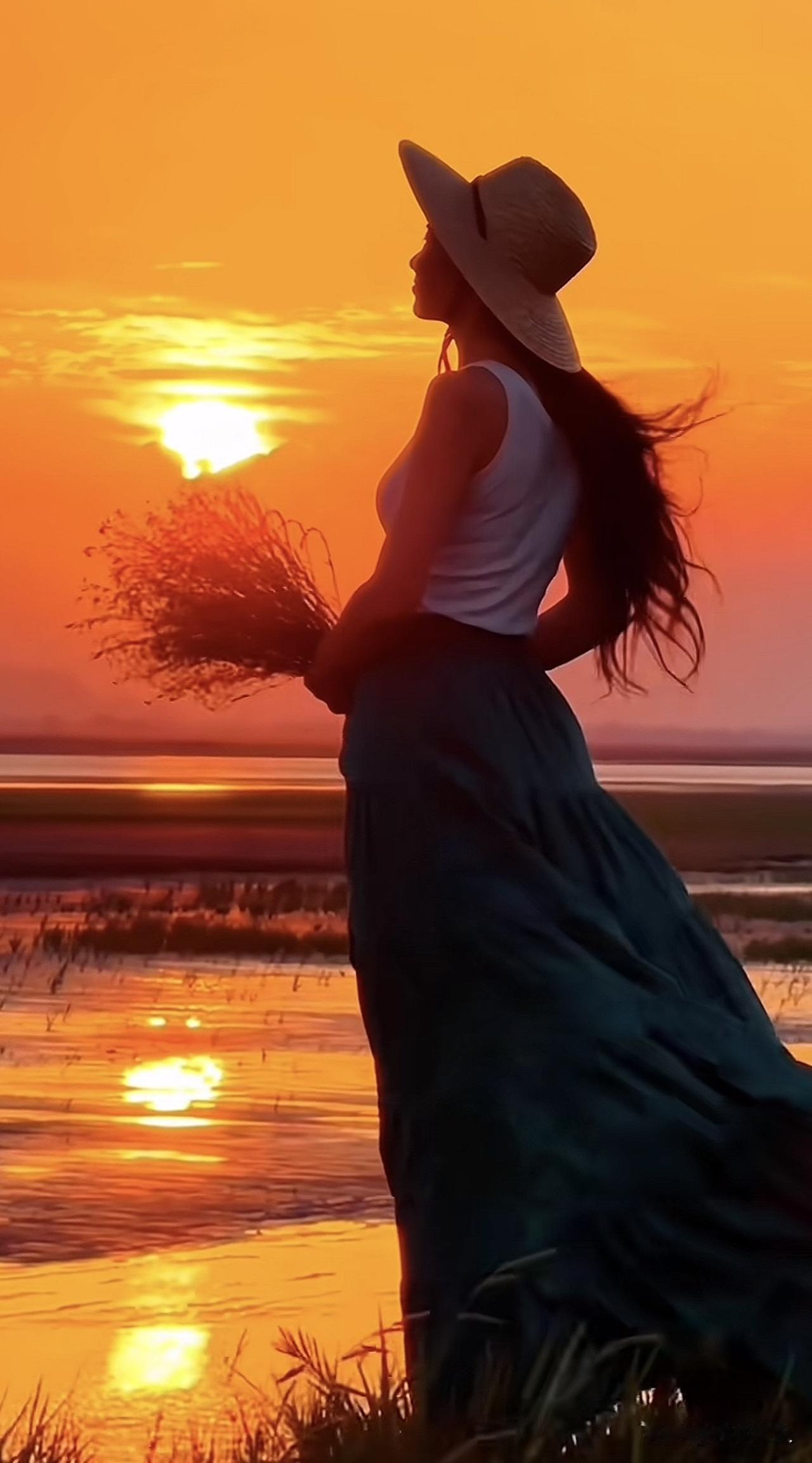 新思维：一个人的秉性，决定你的命运。

其实，一个人的命运，主要由环境与秉性决定