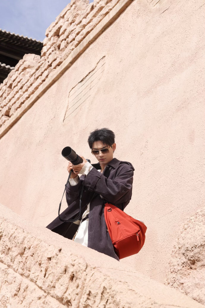 奔赴酒泉敦煌赴一场丝路之约 不莱玫懂长期出行的人需要什么。扩容大容量设计不怕装不