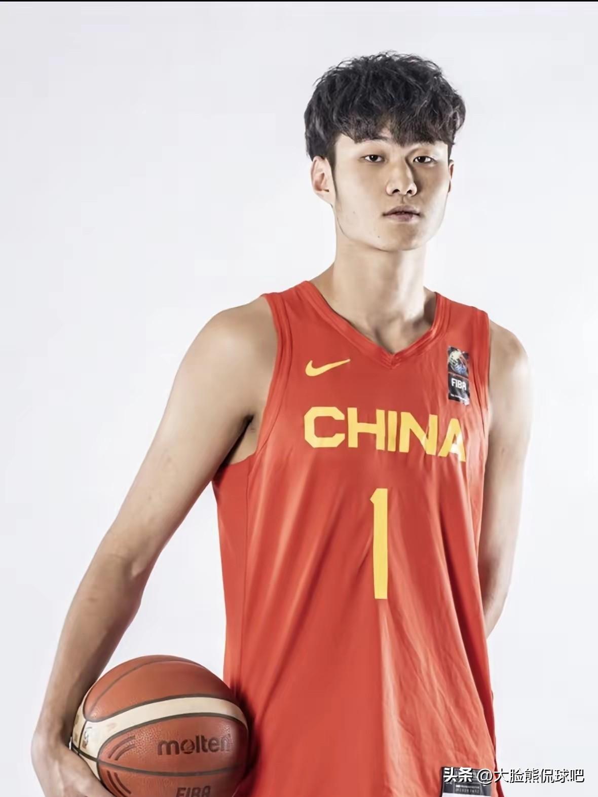 王浩然啊。给你机会自己把握不住，怨不得别人啊！
昨晚对阵台北队，郭士强给了王浩然