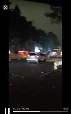 无标题
谁懂呀，这是今天中午13:00多的广西，天黑得以为已经到了晚上，闪电雷鸣