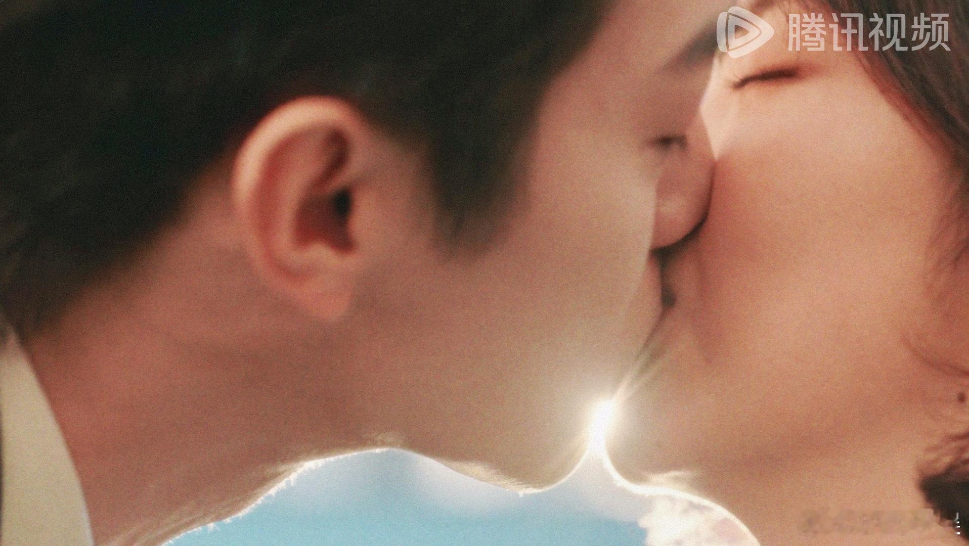 #吻了多少次才能认出口红色号#不是吧，果然没有骗我们，这样看来这不得亲了几千场啊