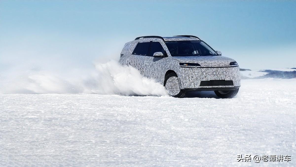 北京现代OE的伪装测试车藏着现代的技术底牌。短前后悬设计暗示着纯电平台的高效布局