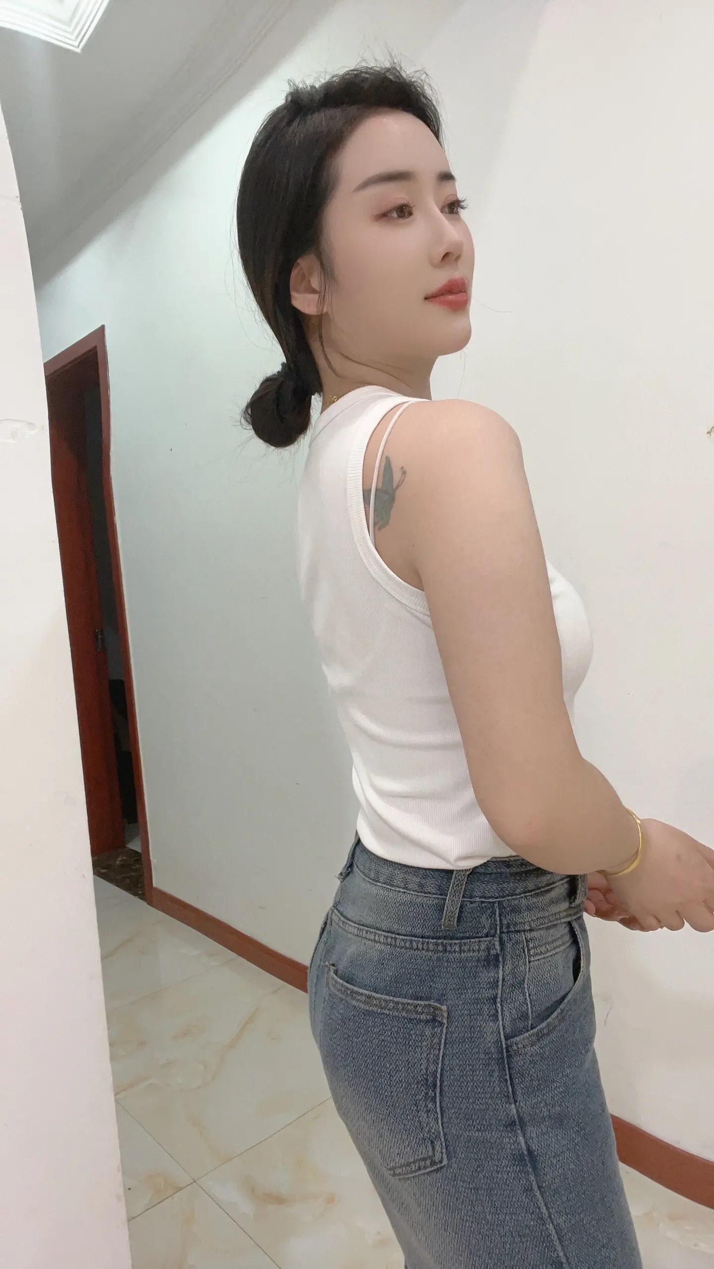 请问多少岁的男人不好色？？？