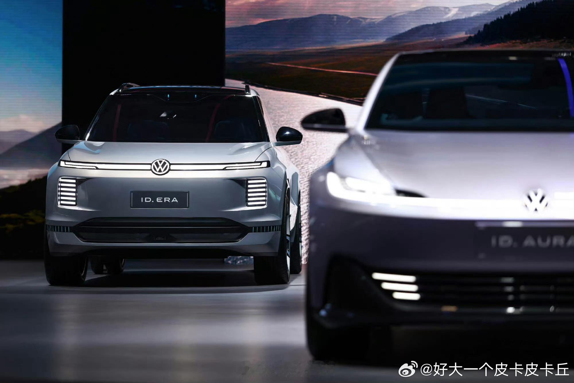 在第八届进博会上，大众汽车携ID. AURA、ID. ERA和ID. EVO三款