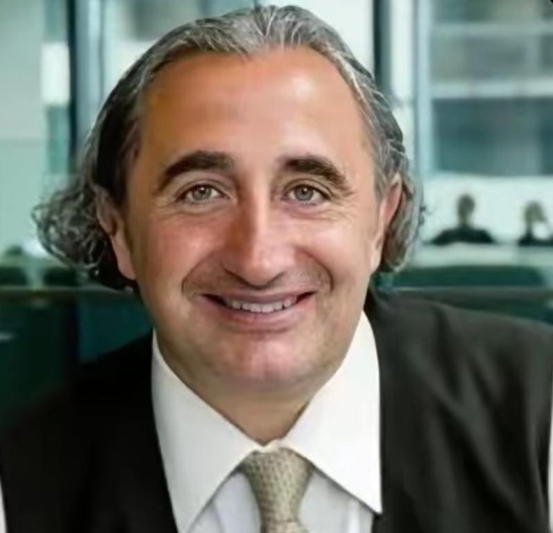 一个加拿大犹太裔教授，加德·萨阿德，突然在网上发帖，呼吁全球犹太人赶紧去做一件事