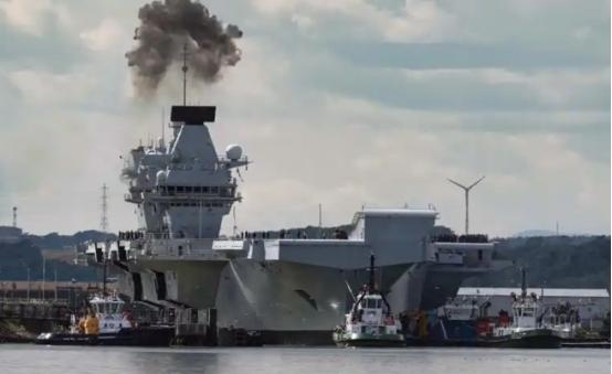 英国国防部被迫承认：我方“威尔士亲王”号航母在南海，遭遇中国歼-16战机“极具侵