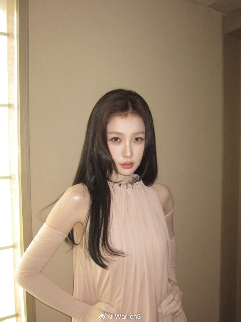 首先951虞书欣能单扛S+大剧还有好几部真爆剧，其次我欲乘风这部剧先能磕到再说吧