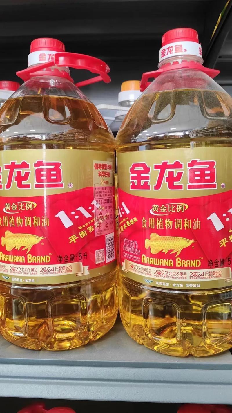 专家说：早吃好，午吃饱，晚吃少。医生说：早餐是替自己吃的，午餐是替肠胃吃的，晚餐