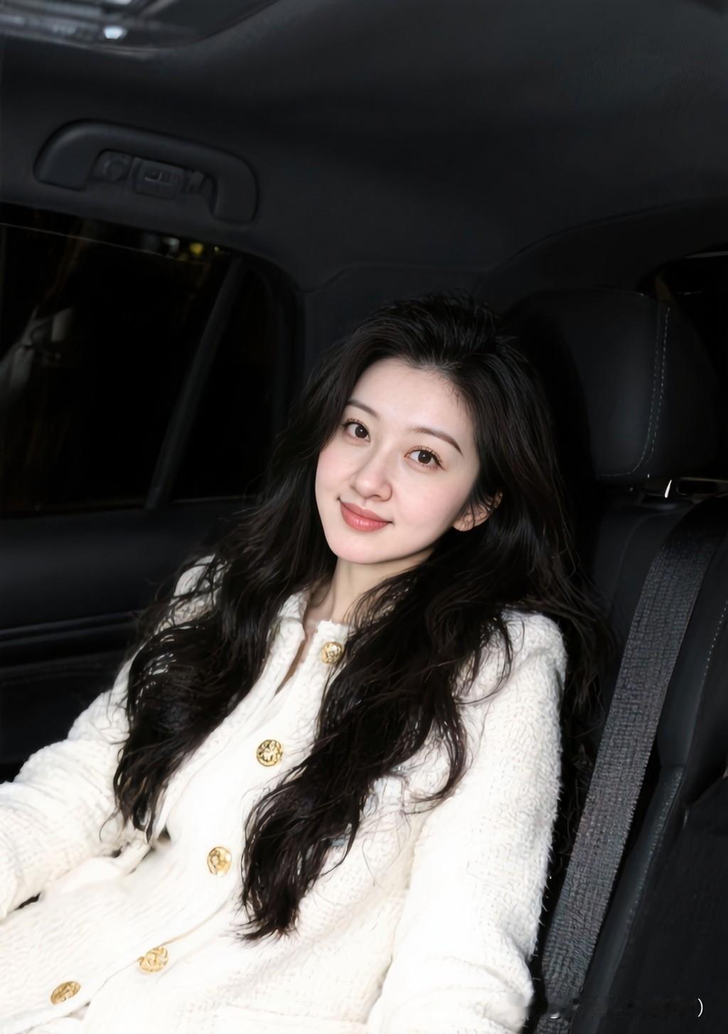 女人频繁和异性闲聊，
真容易走心！
那日常分享、温柔关怀，
像温水煮青蛙，
慢慢