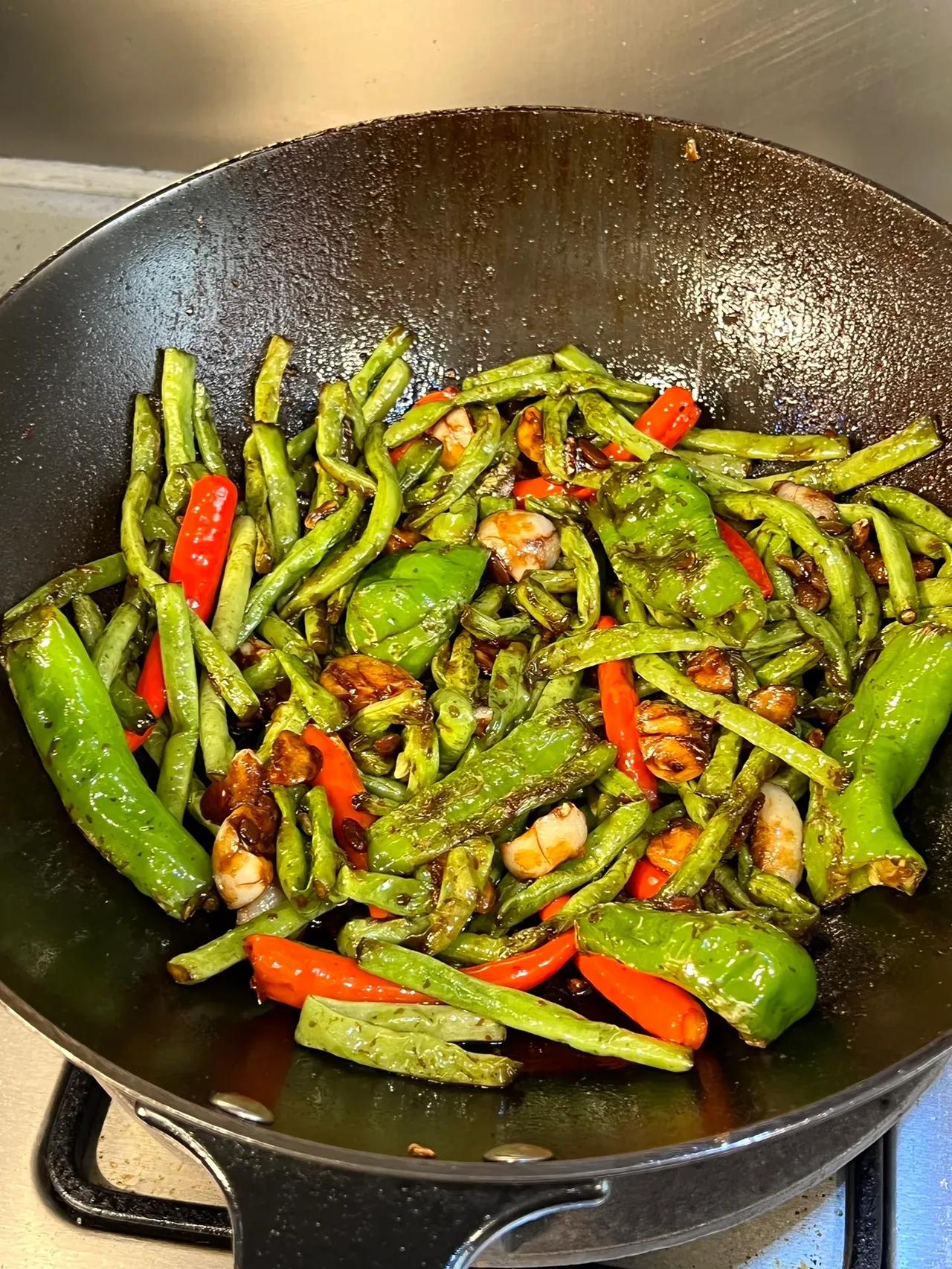 同事说我家可以用这个菜开店了……还有没有没刷到这个黄豆酱炒豆角的姐妹！！！俺同事