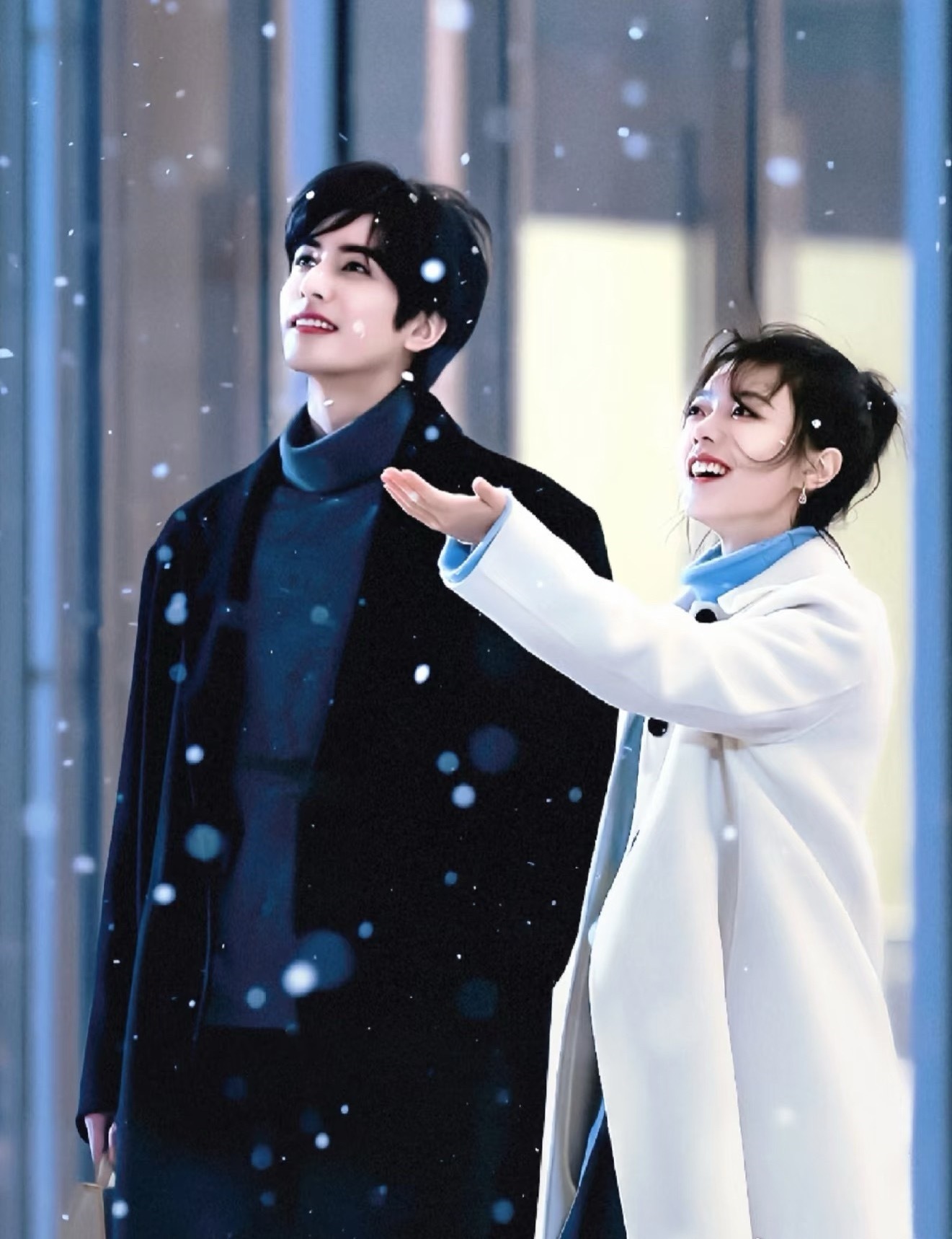 不带粉丝滤镜，《骄阳似我》和《点燃我温暖你》这两部现偶哪部更好看？ 