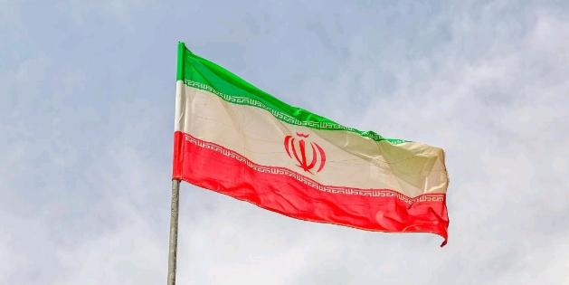 英法德三国怕是惊出了一身冷汗！没想到打到这个份上，伊朗把压箱底的东西拿出来了！